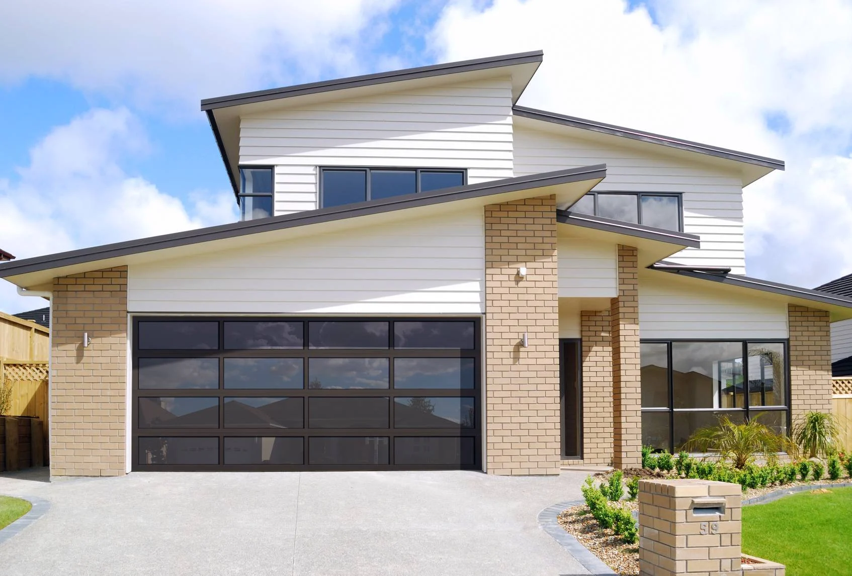 Choosing the Right Garage Door Style: A Guide for Homeowners
